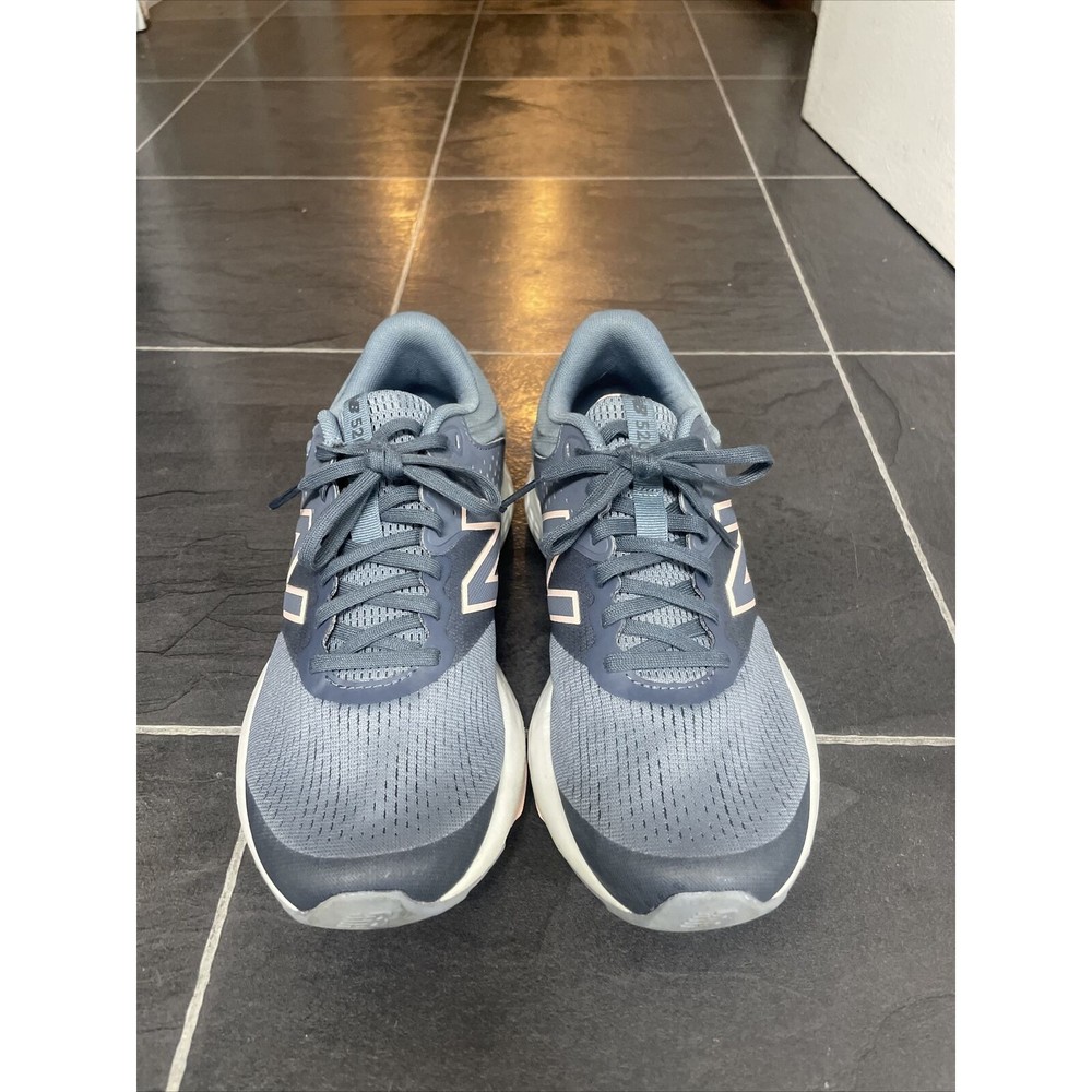 New Balance Women's 520v7 Grey/Pink Running Shoes Used Great Condition Size 9